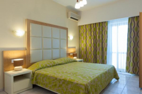 Muses Studios, Kavallos